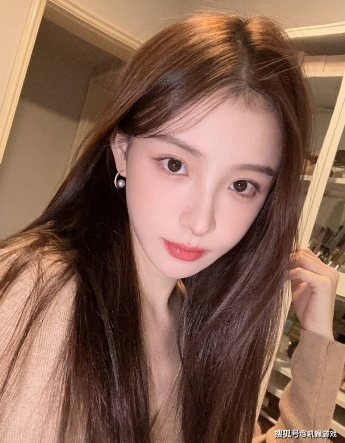 原创斗鱼歌姬周二珂出国深造偶遇街头相亲采访朋友揭秘她有恋肥癖