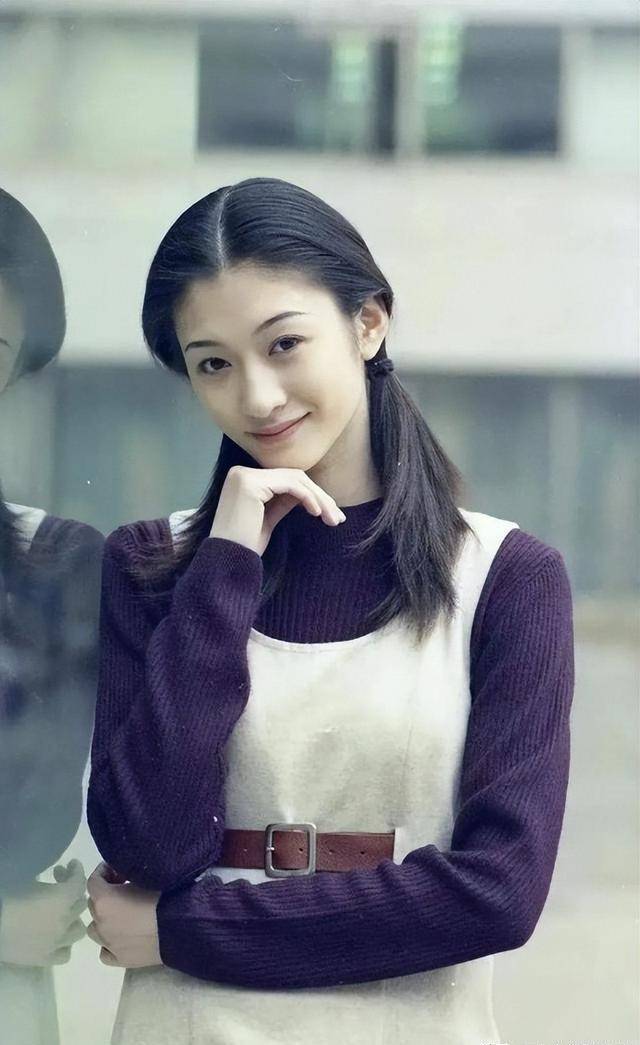 47岁人间尤物李小冉感情经历挫折后最终收获爱情