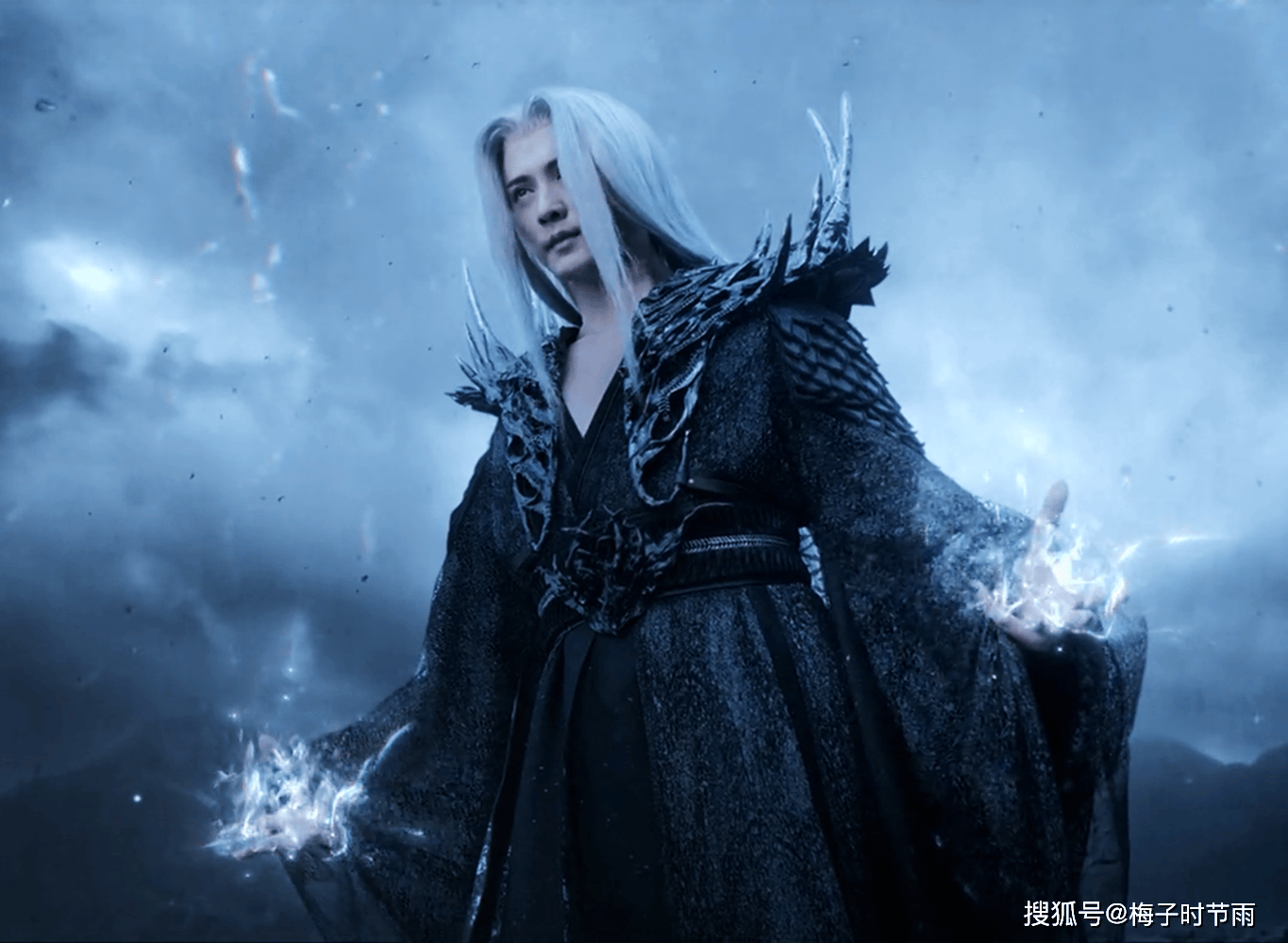 辛王和天之战很显然是没有动用全力的,比如至高神技白墙没有出现,血矛