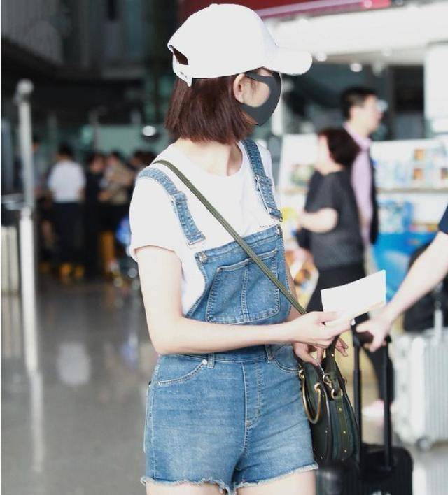 原创"小兜兜"的6厘米牛仔裤,最幸运的佟丽娅女神,网友:迷人!