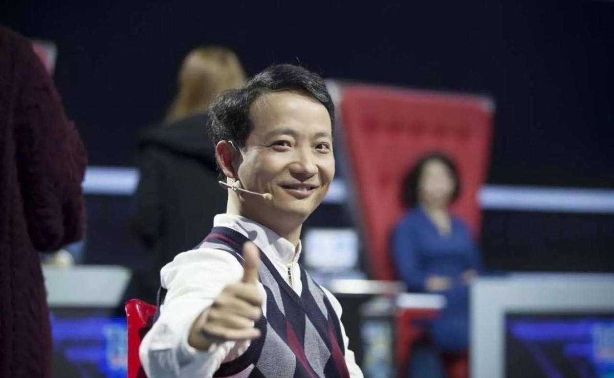 原创那个敢暗讽金星太监强吻谢娜的主持人乐嘉现在怎么样了