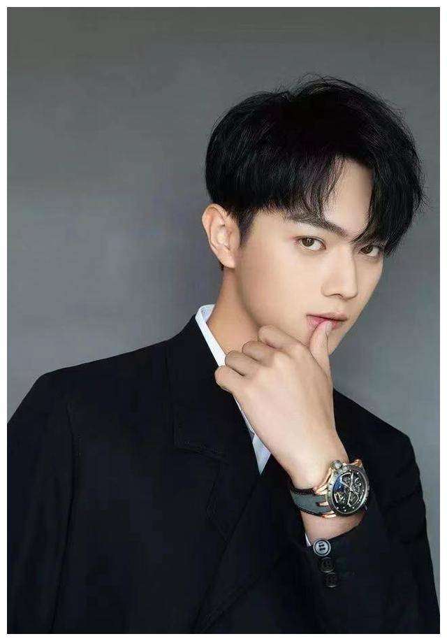 虞书欣许凯游戏引发热议面相心意双方粉丝争执不休
