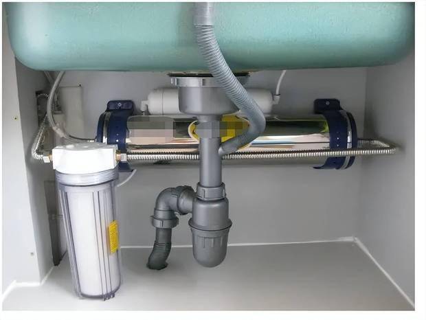 前置过滤器爆管水淹厨房千万不要盲目安装听过来人怎么说