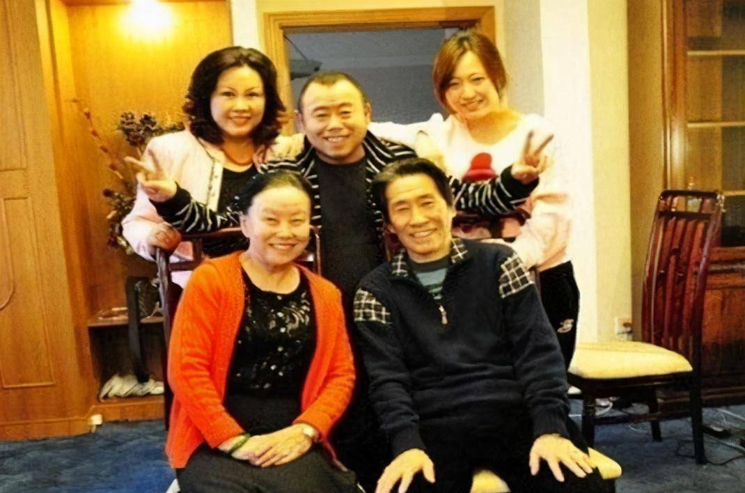 原创出道被嘲又矮又丑成名后想分手妻子潘长江不为人知的一面