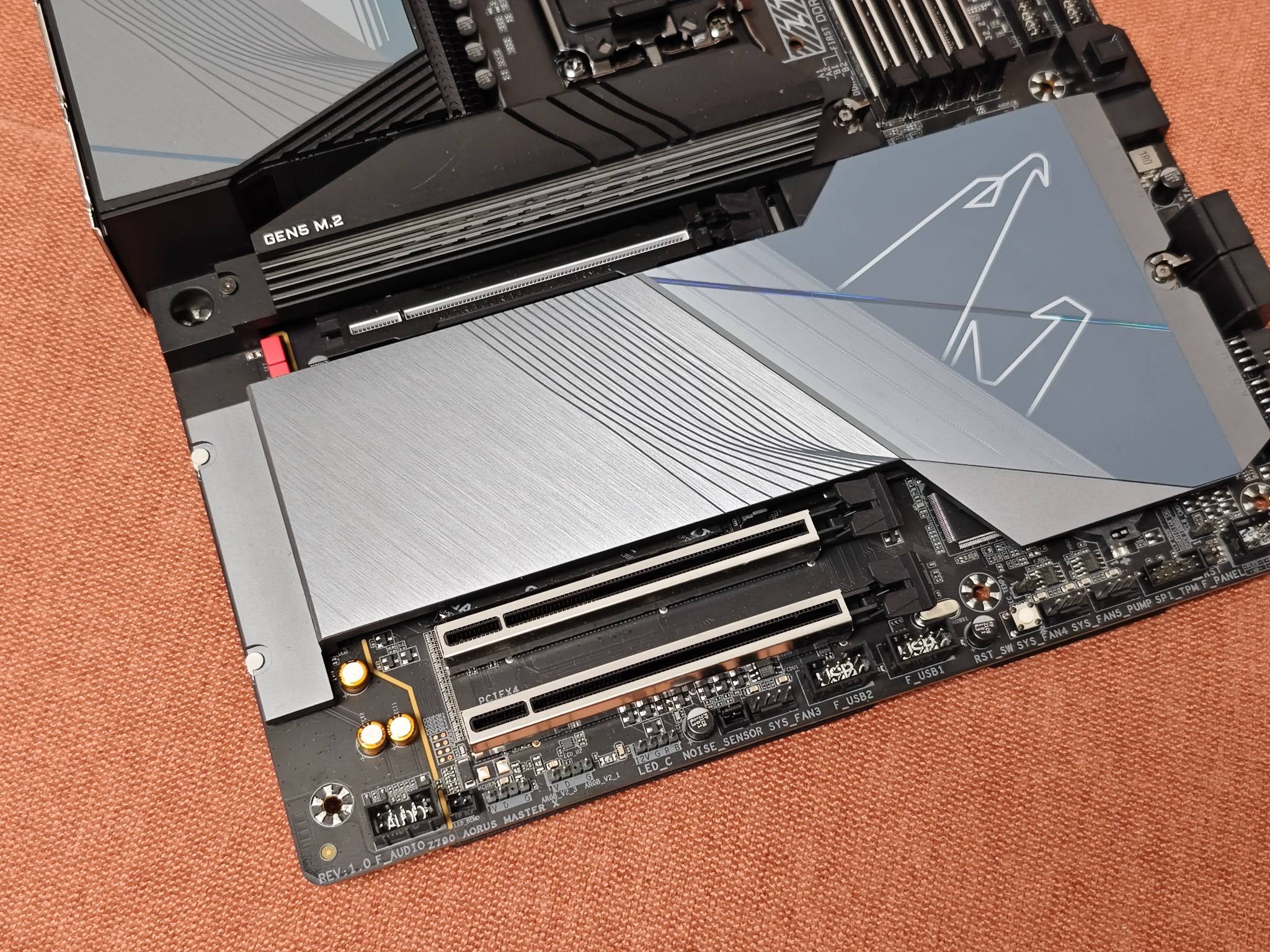 狂飙 8200mhz,技嘉 z790 aorus master x 超级雕 x 评测