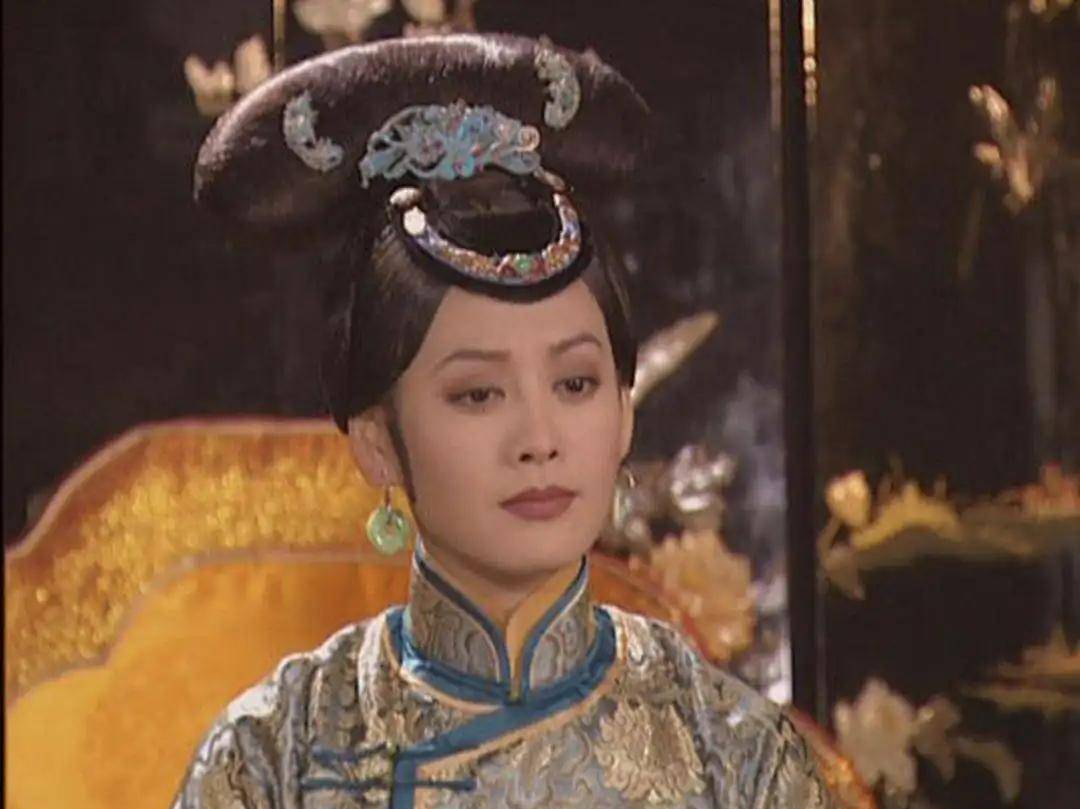 原创孝庄笑眯眯的来上早朝当场斩了个三品官瞬间吓坏了太子