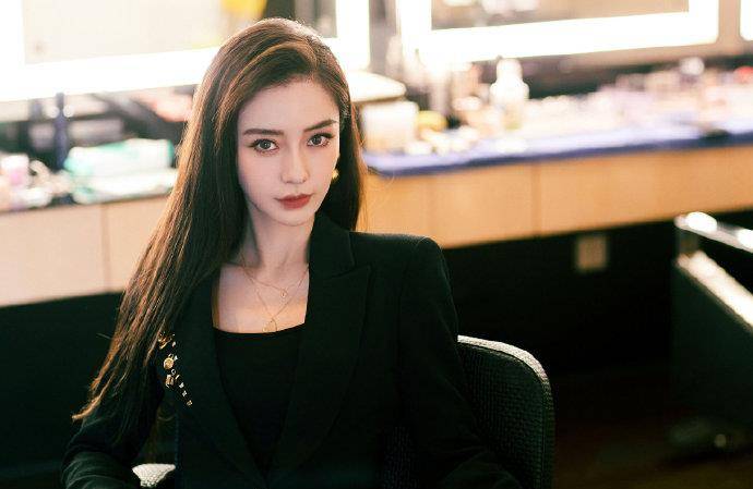 严厉,真的有塑料演员,有的把人当马骑,有的彻底迷失_刘露_电影_郑爽