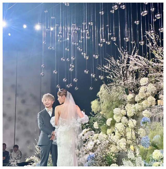 小李潼潼大婚法老助兴网友寻觅杨苏