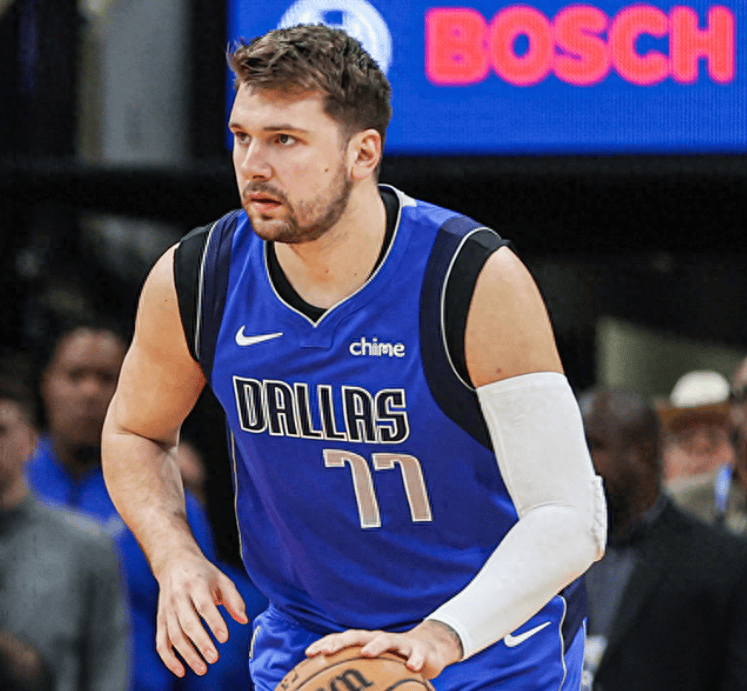 东契奇18 16替补悍将立功,欧文28 7文班拉胯,太阳危险_小牛队_比赛