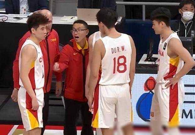 体育发文46岁姚明卸任篮协领导2大问题严重乔帅束手无措
