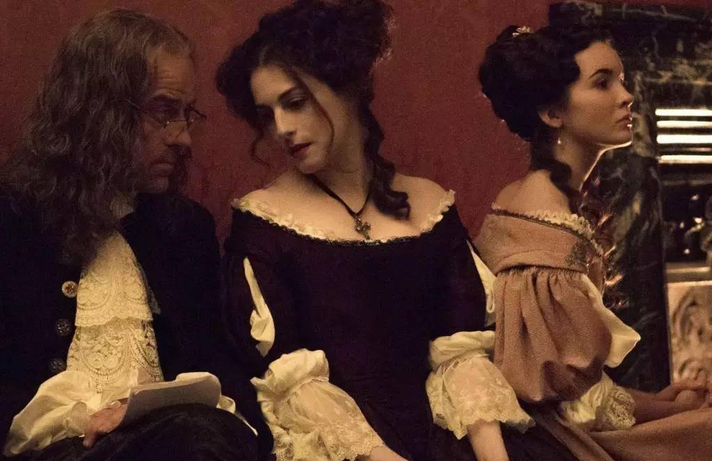 原创路易十四在位时间比女王长喜欢香水和高跟鞋77年只洗7次澡