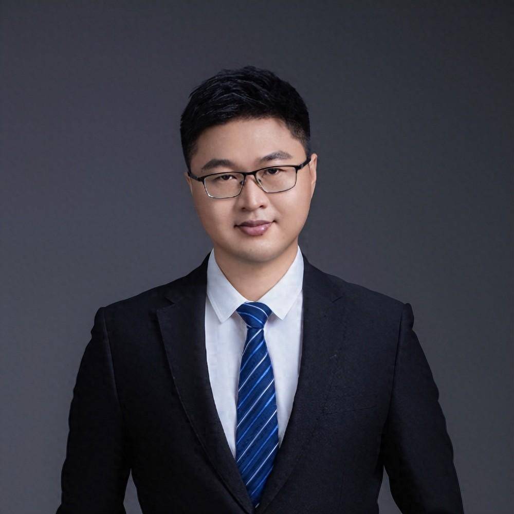 陈良洲律师于深圳执业10余年,有深厚的专业能力和丰富的诉讼经验.