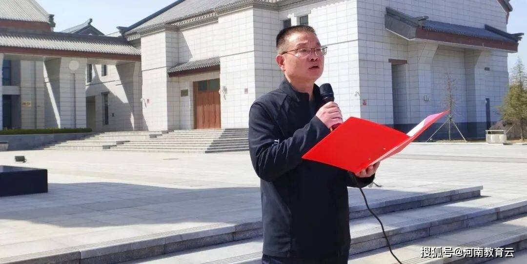 缅怀革命英烈追寻红色记忆驻马店市十中教育集团开展远足实践教育活动