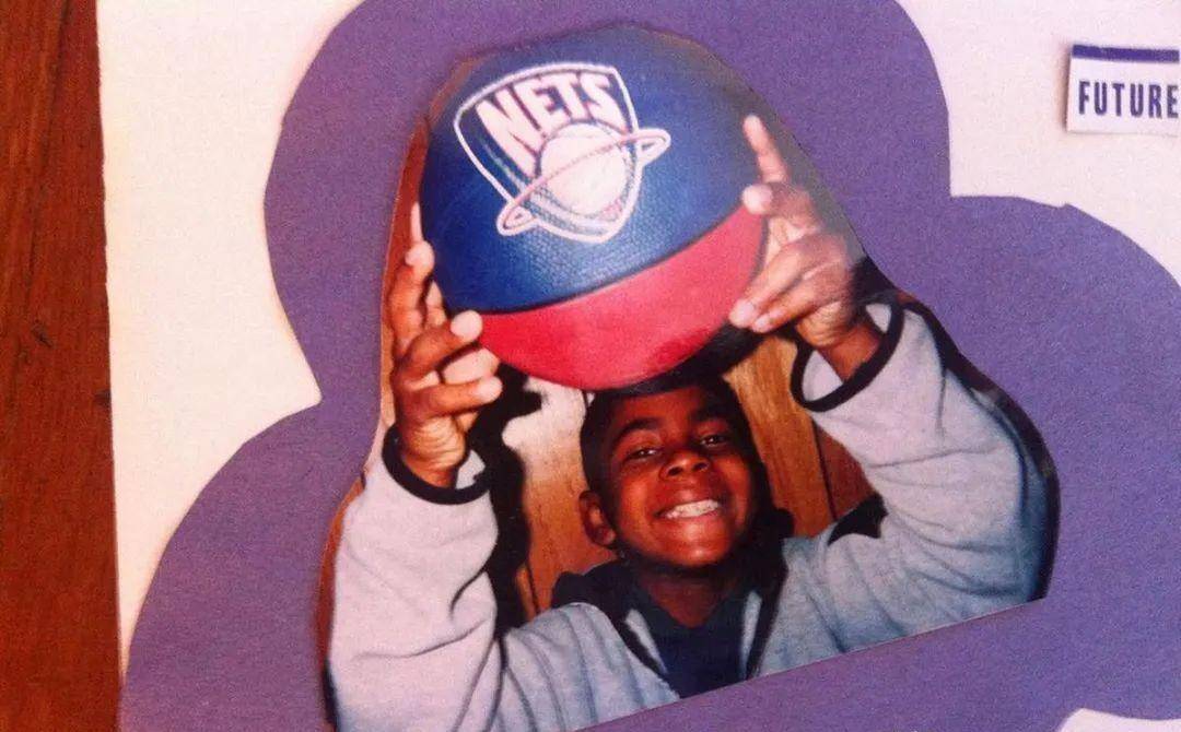 原创质疑恐龙拄拐棍入场献上左手绝杀的欧文为何频出怪诞行径