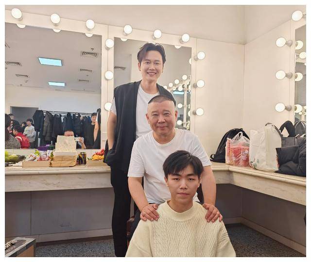 原创岳云鹏凌晨发文引网友热议岳哥副业尤为抢眼与主业齐飞