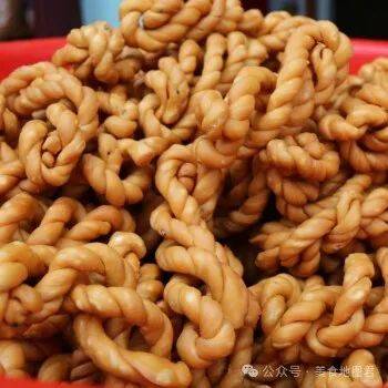 多种多样,可以直接吃,可以入菜,入汤,可以佐酒,也可以搭配粉,面一起吃