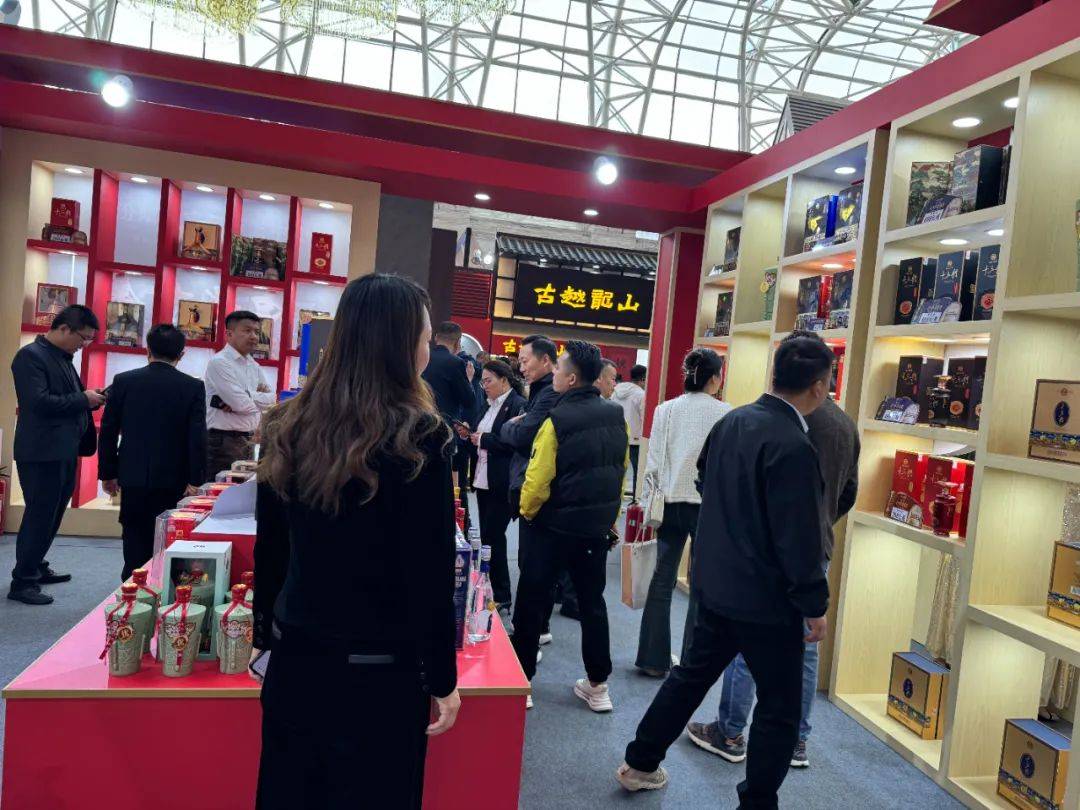 糖酒会期间,白水杜康酒线上,线下协同发力,开启全场景,多维度曝光:线