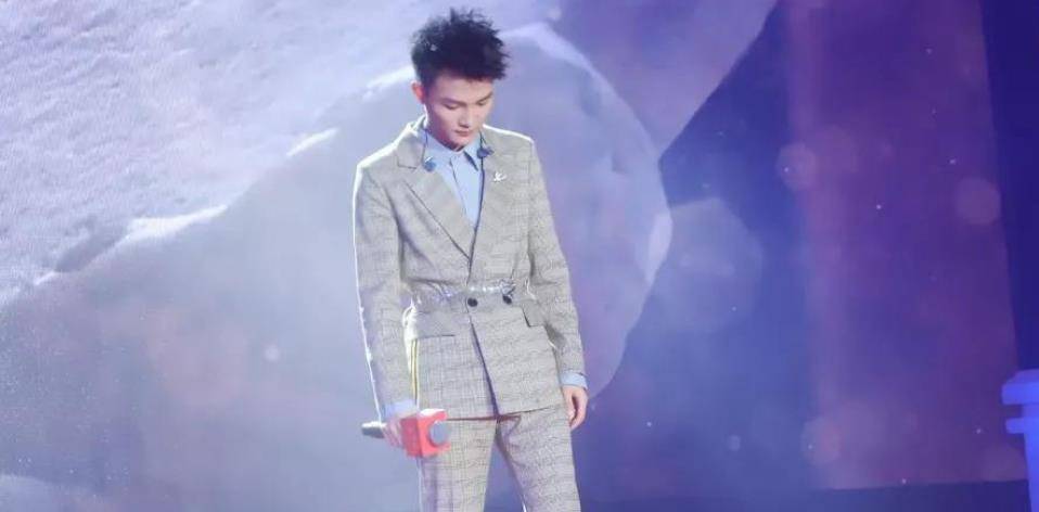 淘汰的选手,靠独特声音闯出一片天地,今红到发紫_周深_中国_成功