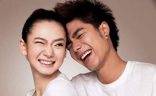 这个人就是袁成杰,袁成杰是2004年《我型我秀》的选手,最终以全国第八