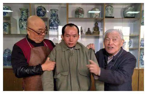 69岁老戏骨毛永明美男子变光头显霸气定居美国子孙满堂