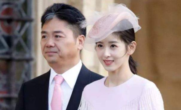 原创刘强东一双儿女近况女儿被宠成了公主儿子却成了他永远的痛
