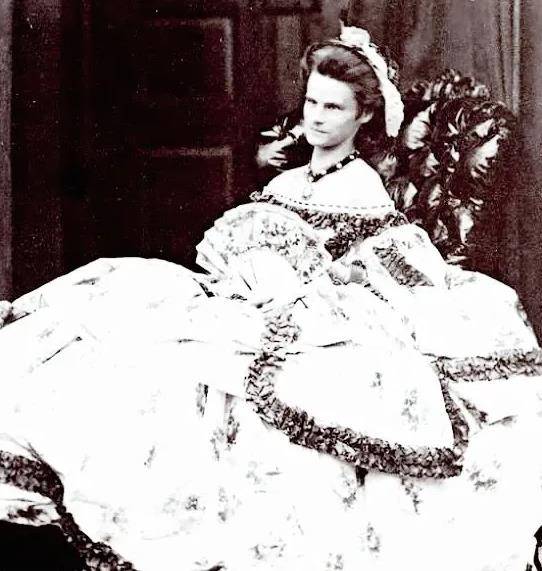 茜茜公主的姐姐:被截胡了皇后宝座,嫁得超壕丈夫却频遭不幸_海伦_家族