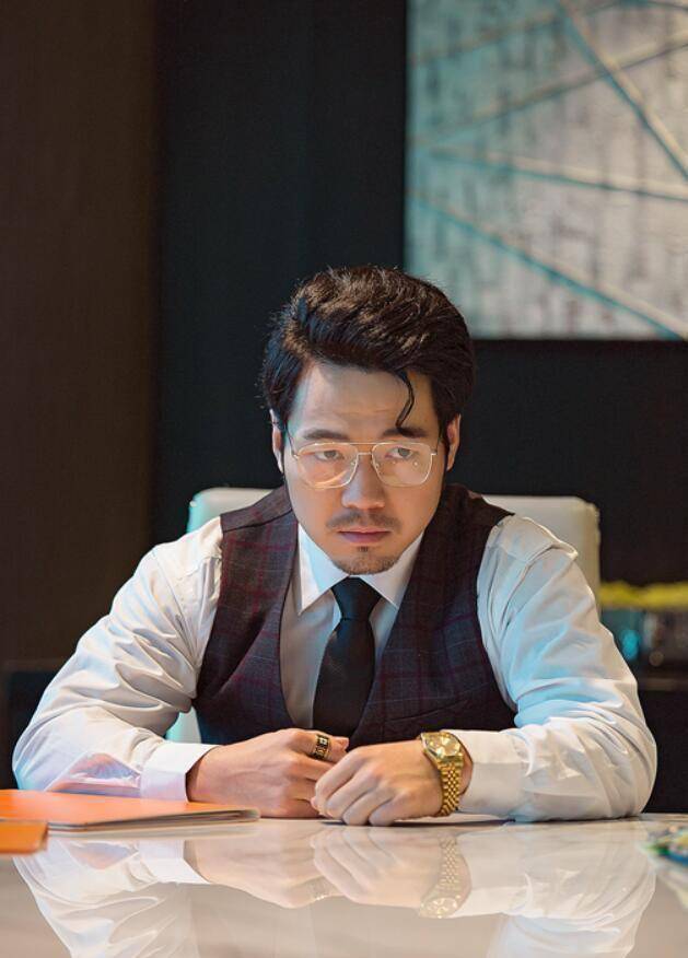 原创原创彗星来的那一夜张皓森扮腹黑大boss花样作恶