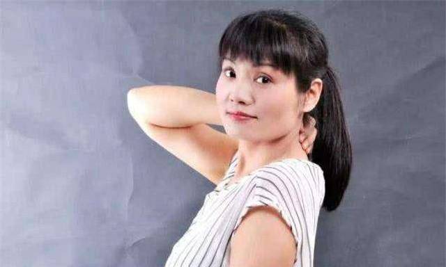 原创17岁中专教师熊芳芳31年6次跳槽终成名师曾因辞职引起热议