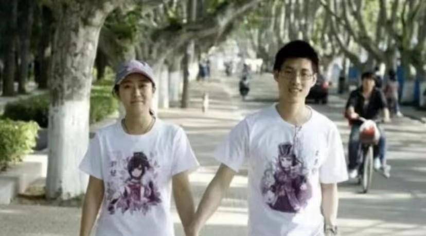 闫宏微:赴美抗癌病逝,今丈夫带幼女迎来新幸福_闫宏薇_吴载斌_治疗