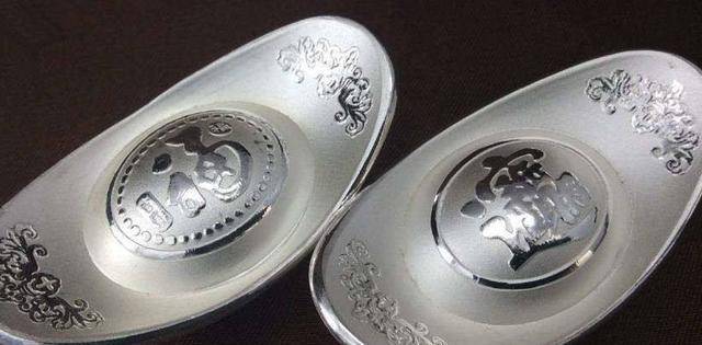 古代的银子到底是啥样?放你眼前你不一定认出来,上面全都是牙印