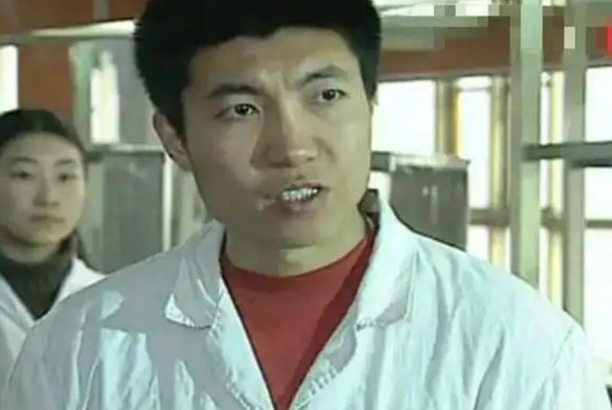 1995年韩国女老板逼所有中国工人下跪河南小伙你算什么东西