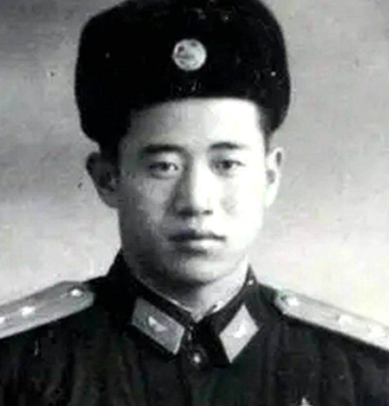 他两次击落美军飞机,两次荣立一等功,后来却被停职_舒积成_海军的_抗