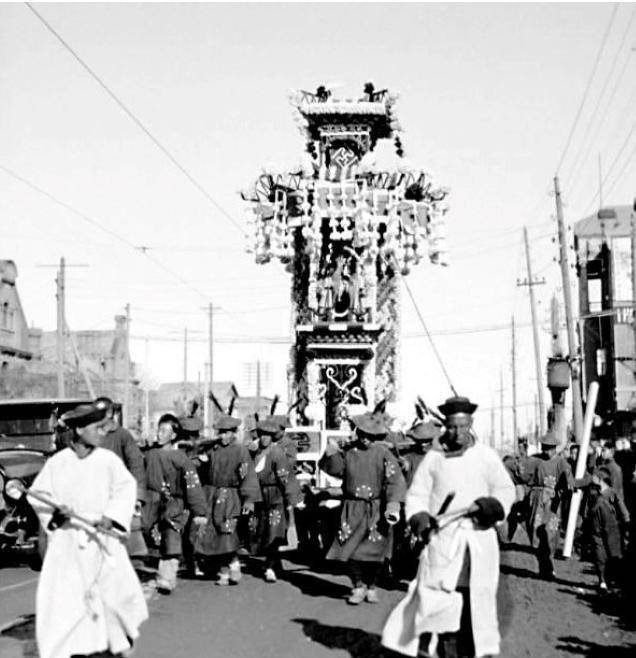 原创老北京丧礼上抬灵柩的杠夫三年不开张开张吃三年