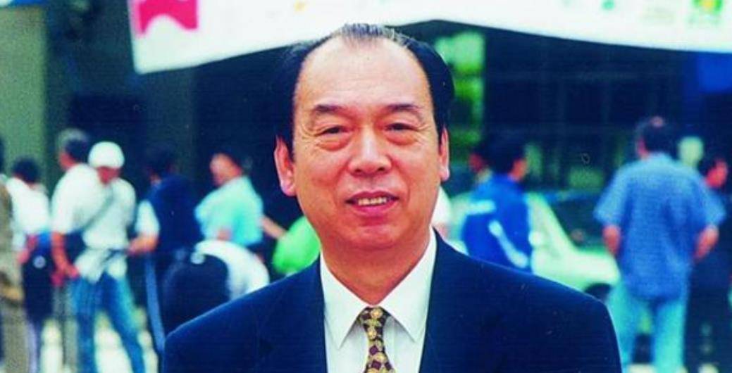 原创邓亚萍儿子在法国出生国籍遭质疑后晒出护照作为中国人而自豪