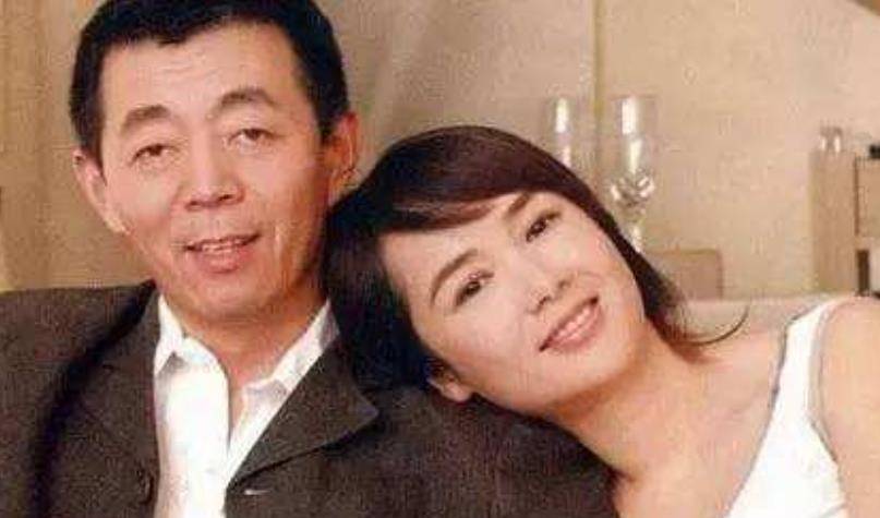"导演收割机"张静初,专业睡导演被正宫封20年,复出无人识_绯闻_顾长卫