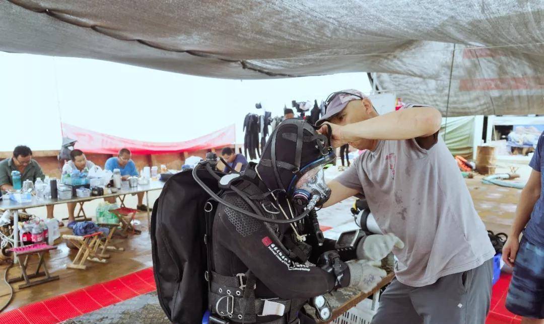 定远舰残骸打捞出水:沉没水下125年终于"回家了",图6令人落泪_丁汝昌