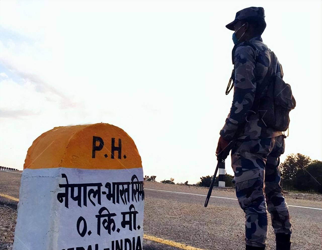 解放军代表团刚走邻国就提出不情之请想让中国把旧账一笔勾销