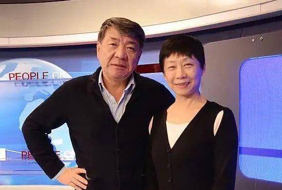 原创郑晓龙爆料冯小刚请我吃饭都是他们家做饭我请他都是下馆子