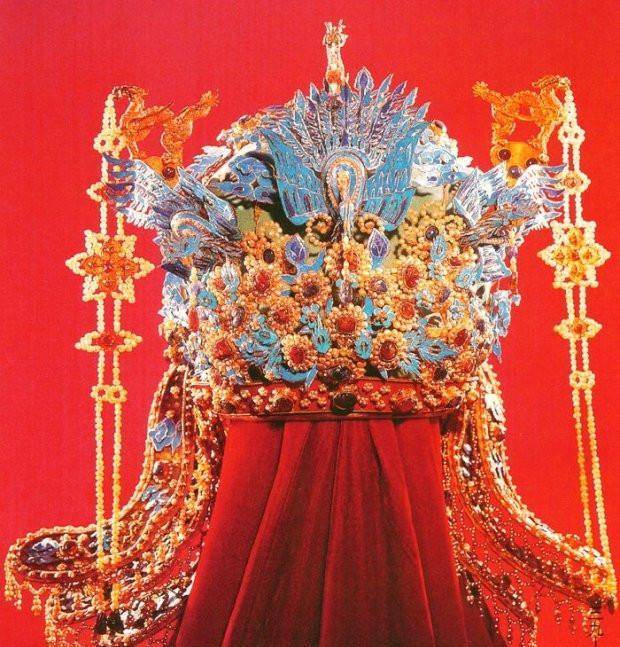 原创古代皇后的凤冠究竟啥样奢华无比与影视剧中的凤冠差别很大