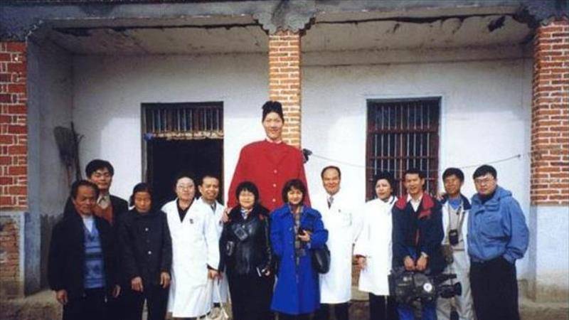 湖南女巨人14岁身高超过姚明18岁意外猝死遗体至今没有下葬