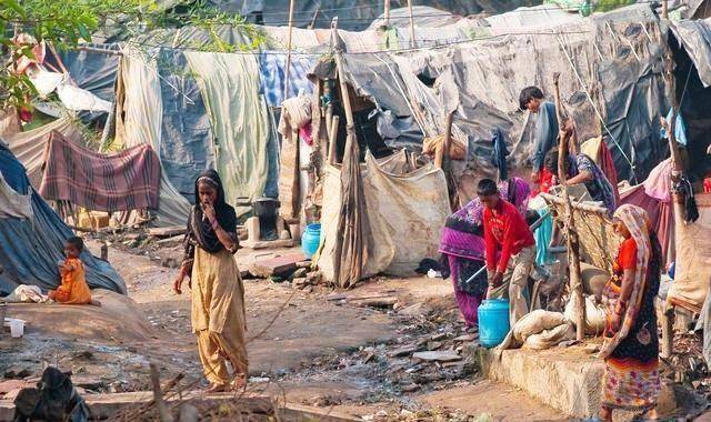 贫民窟里的血汗工厂,非法性交易屡禁不止,印度还有出头之日吗?_工作_