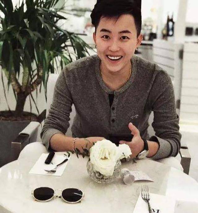 原创千万身价叶海洋跳过结婚携50万自己生5国混血又当爹又当娘