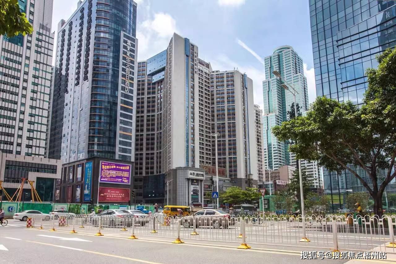 深圳中深花园大厦租120人独立办公室精装修带家具交通便利可注册