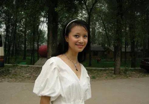 但实际上她却并不是一个中看不中用的花瓶,而是同济大学经济信息管理