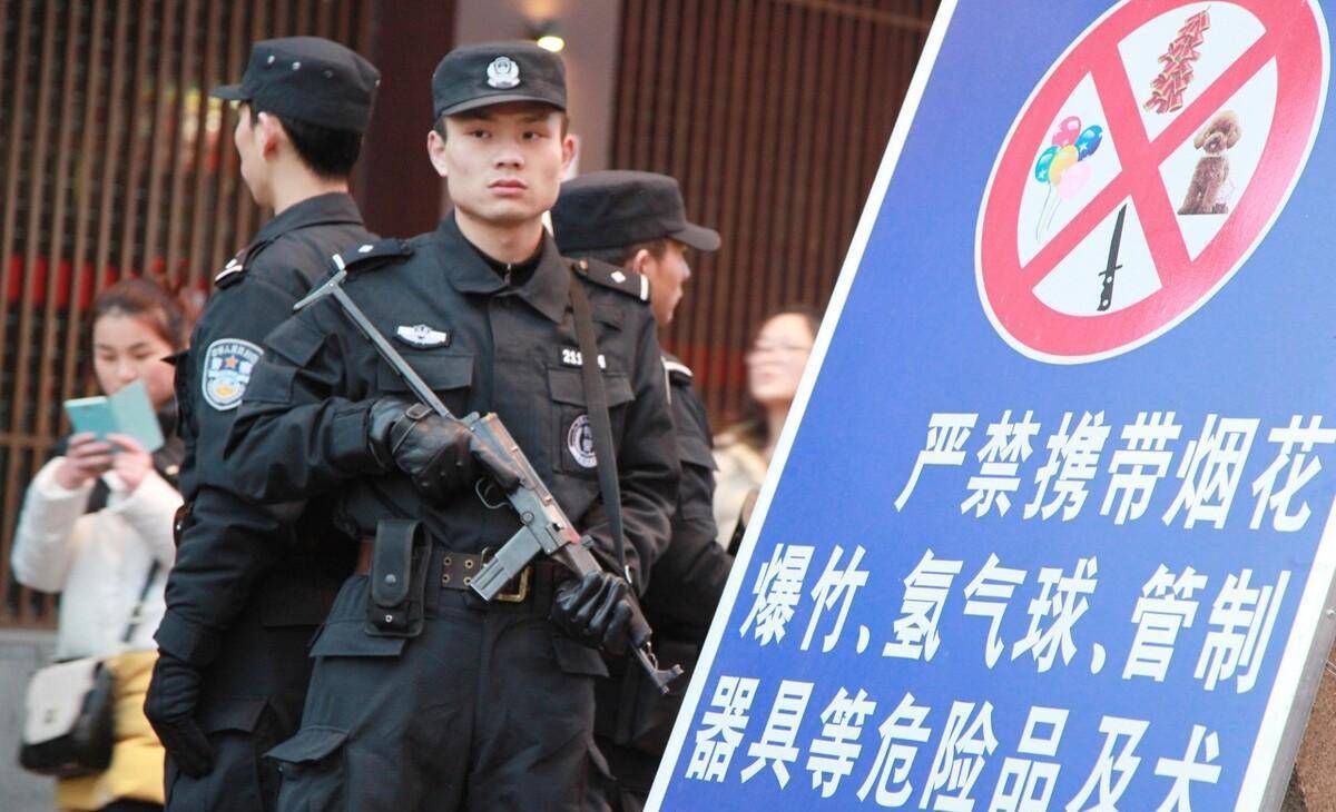 缉毒英雄吴桂忠千名战友泪撒葬礼拼命三郎有着怎样的人生