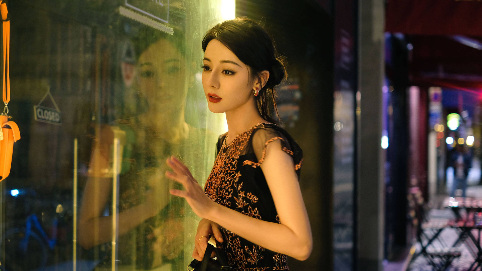 娱乐点评:迪丽热巴,张云雷,鞠婧祎,纪凌尘,吴谨言,翟潇闻_品牌_合作