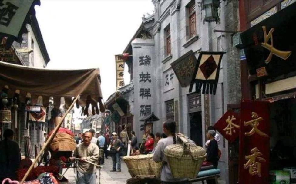 一种怪病,体内有种虫子能学他说话,听起来挺吓人的_苏澄_杨勉_应声虫