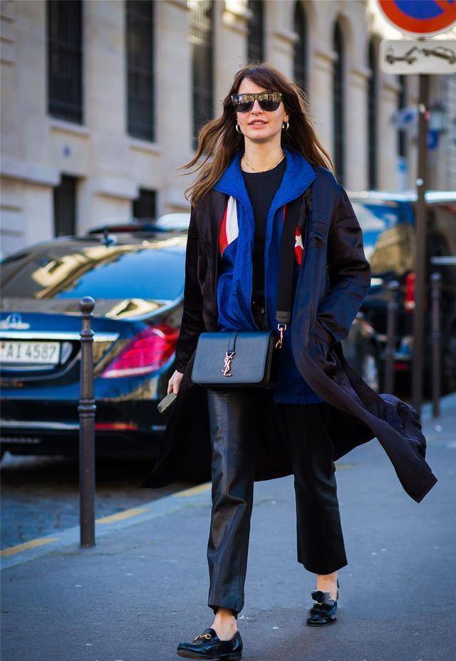 既然选好了不同色系的布洛克鞋,那么它们都有哪些经典搭配呢?