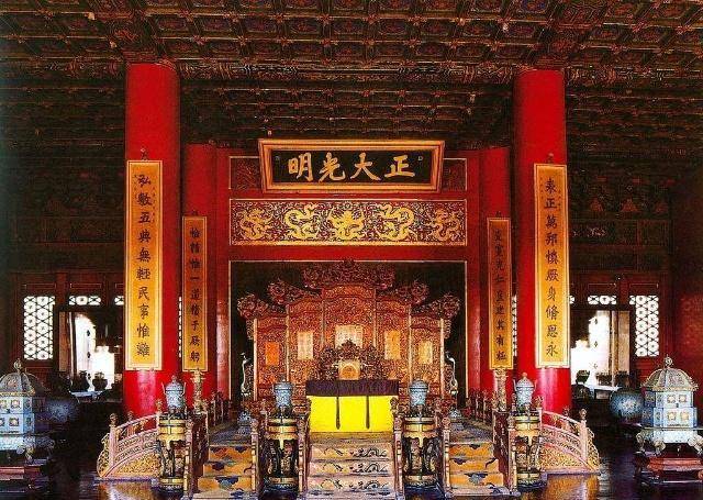 故宫几乎没有树,尤其是皇帝住的乾清宫,因为大树把嘉庆给气到了_地方_