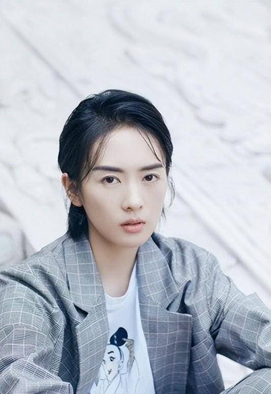 原创有种整容叫童瑶分手前任跌落神坛她却一飞冲天